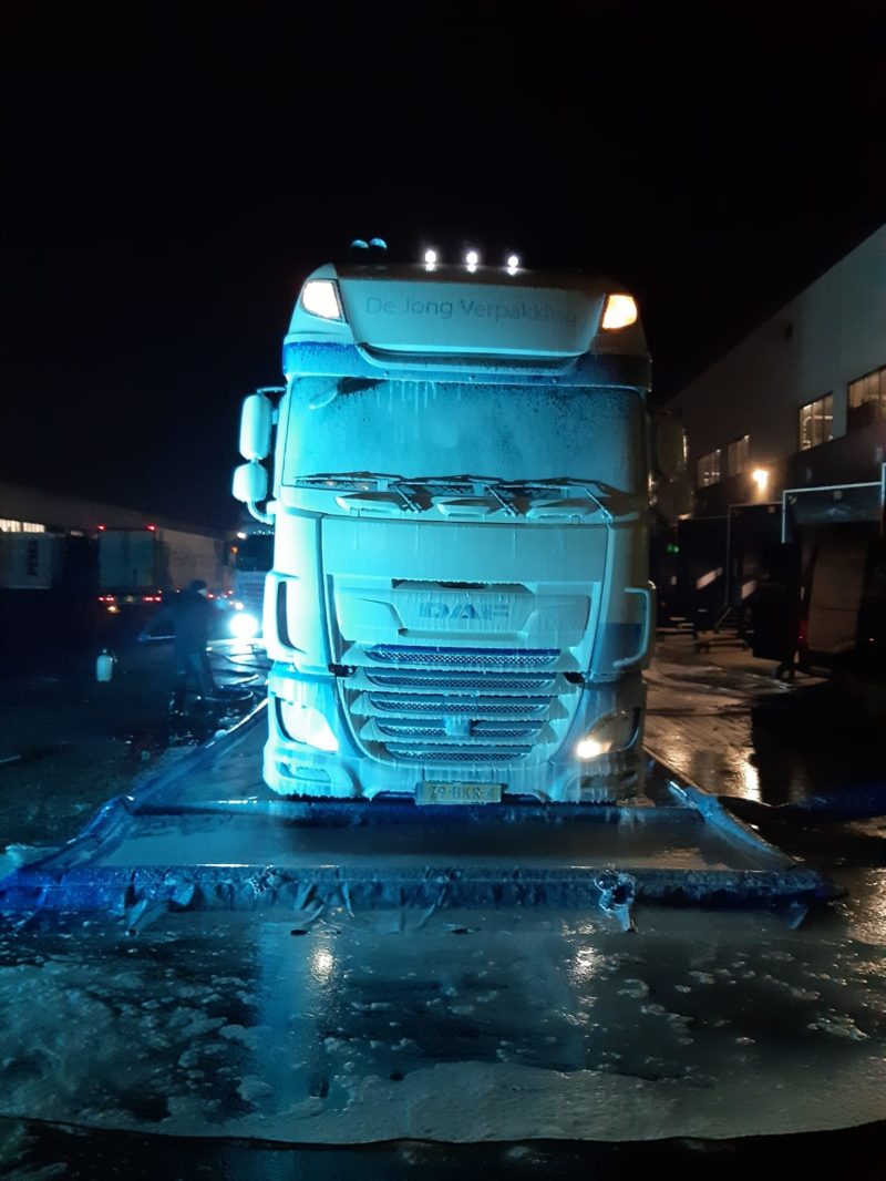 Clean trucks in winter